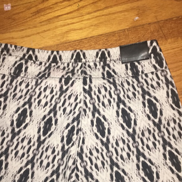 Pattern pants - Picture 3 of 3